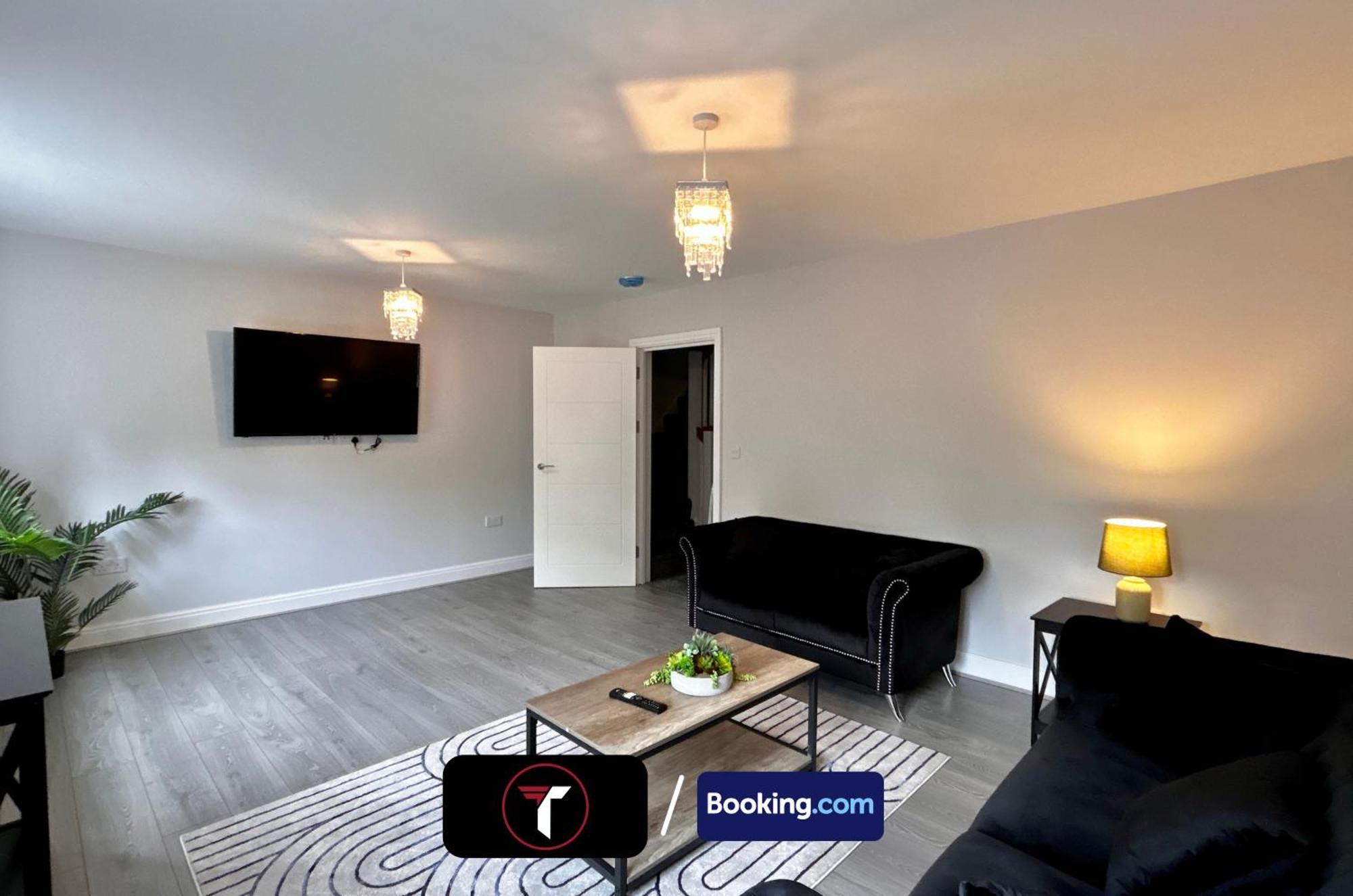 Spacious 4 Bedroom By Tara Stays Short Lets & Serviced Accommodation Aldershot With Free Wifi & Garden Eksteriør billede